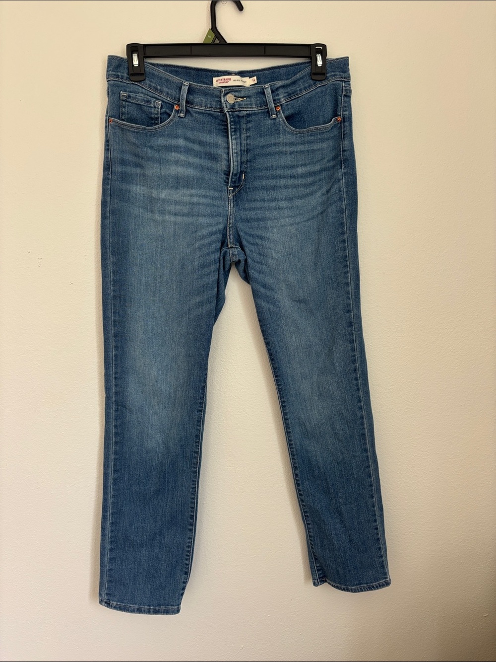 Levi's Women's Light Blue Straight Leg Jeans